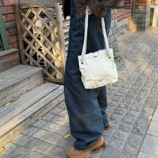 99新 Balenciaga/巴黎世家 巴黎世家 白色油蜡皮crush 垃圾袋xs