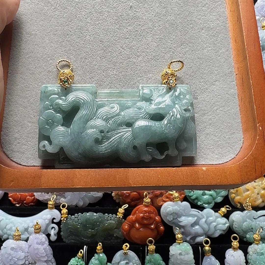 吊坠(赠链)未镶嵌翡翠