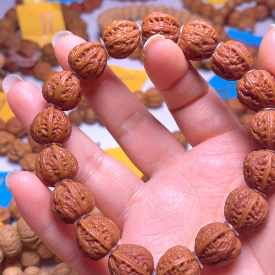 文玩核桃吊坠蚂蚁纹