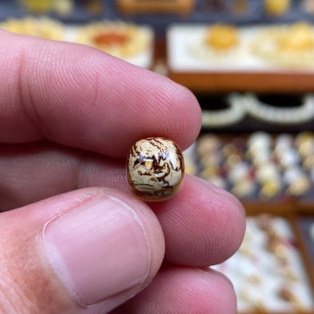 蜜蜡未镶嵌裸石配饰沁色老型尺寸9.8