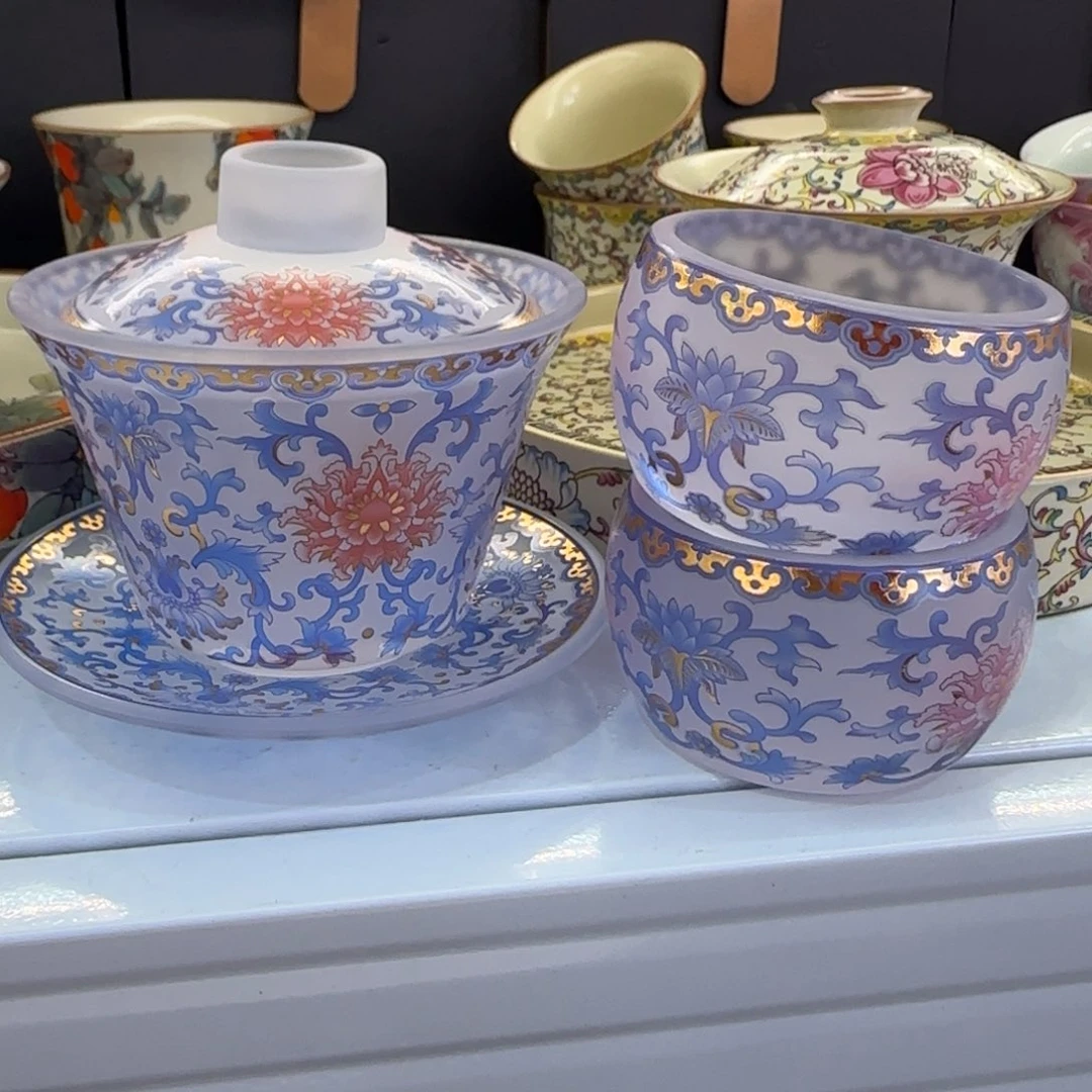 瓷片盖碗很好看很精致