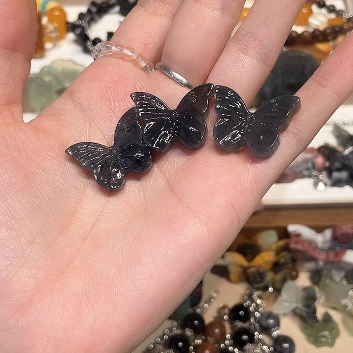 喵***球蛇纹石玉合金颈饰