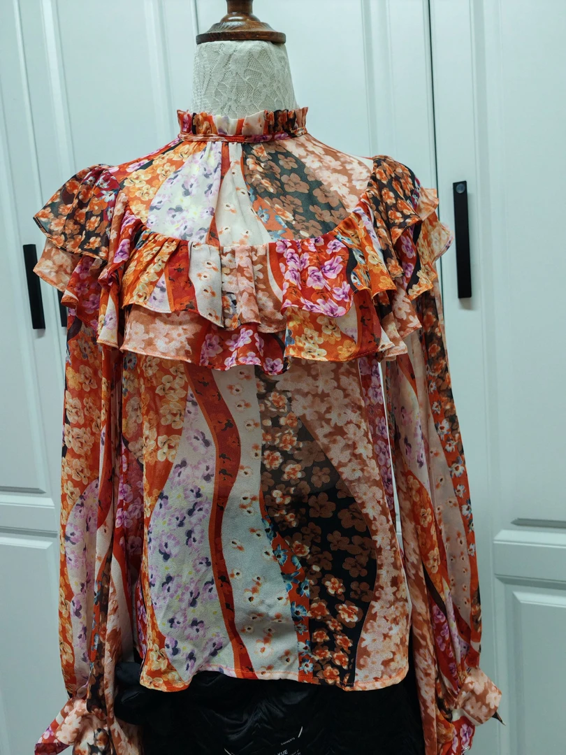 女士蛋糕边碎花衬衫-直播间取号乱拍随机发