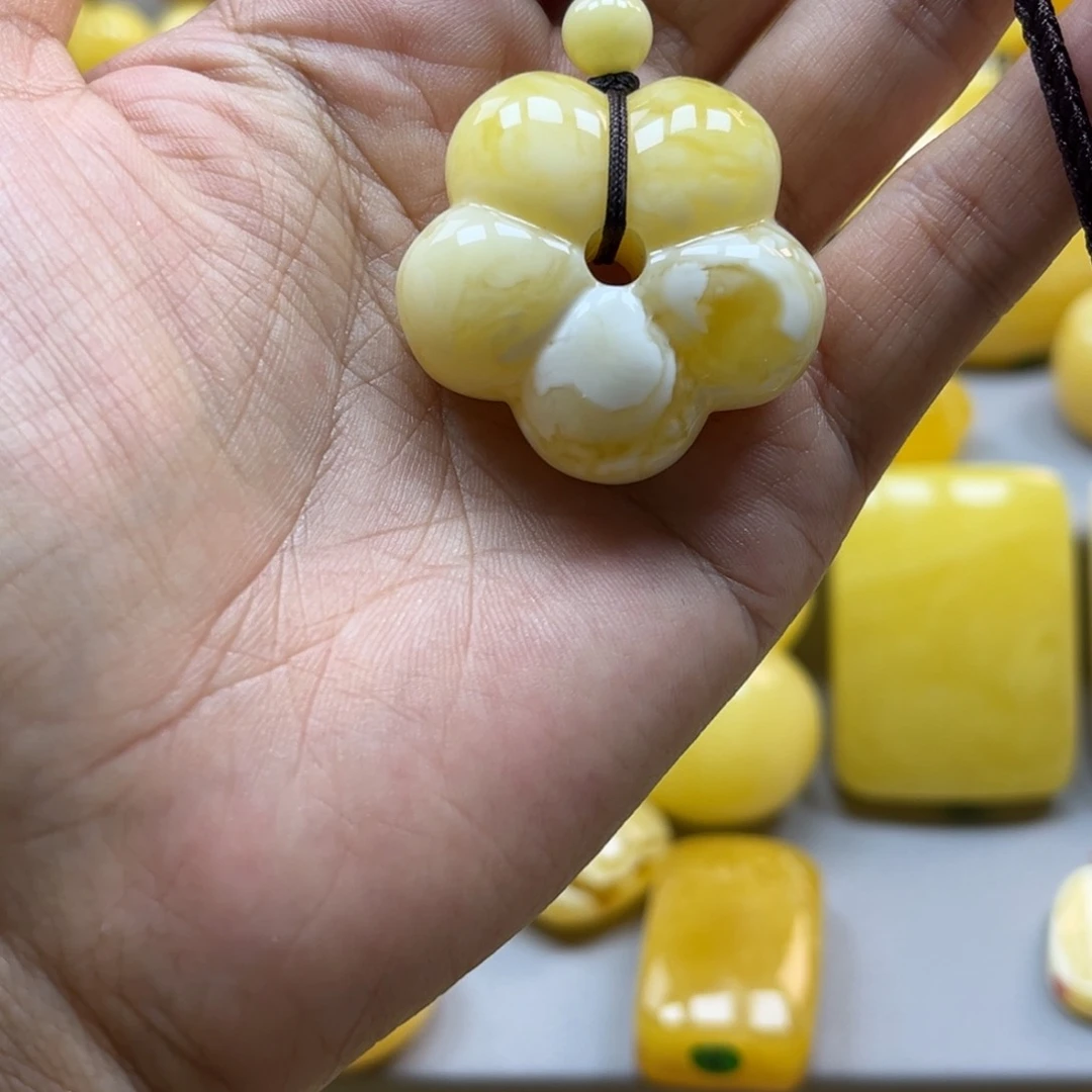 蜜蜡珠宝奇石未镶嵌