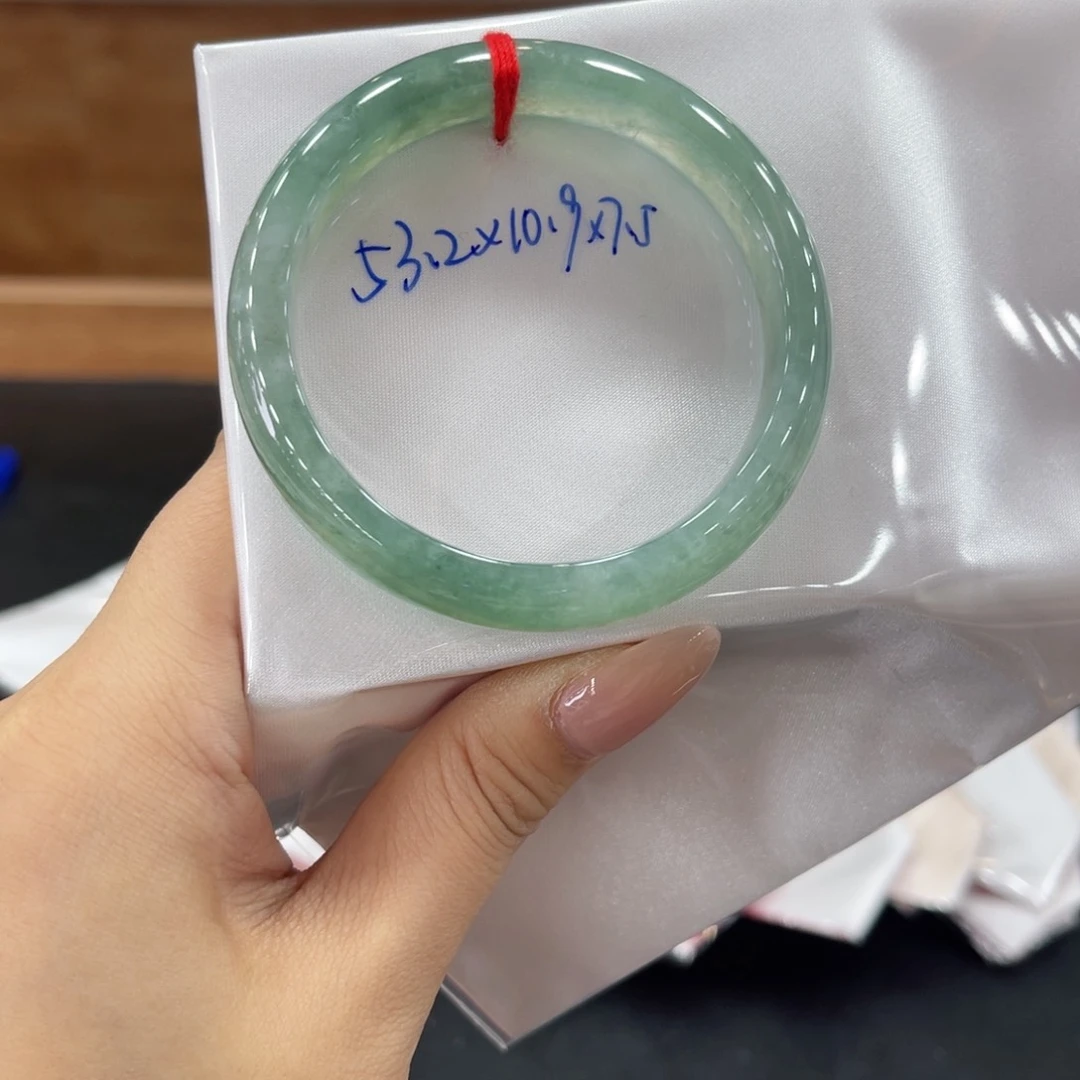 未镶嵌手镯翡翠翡翠