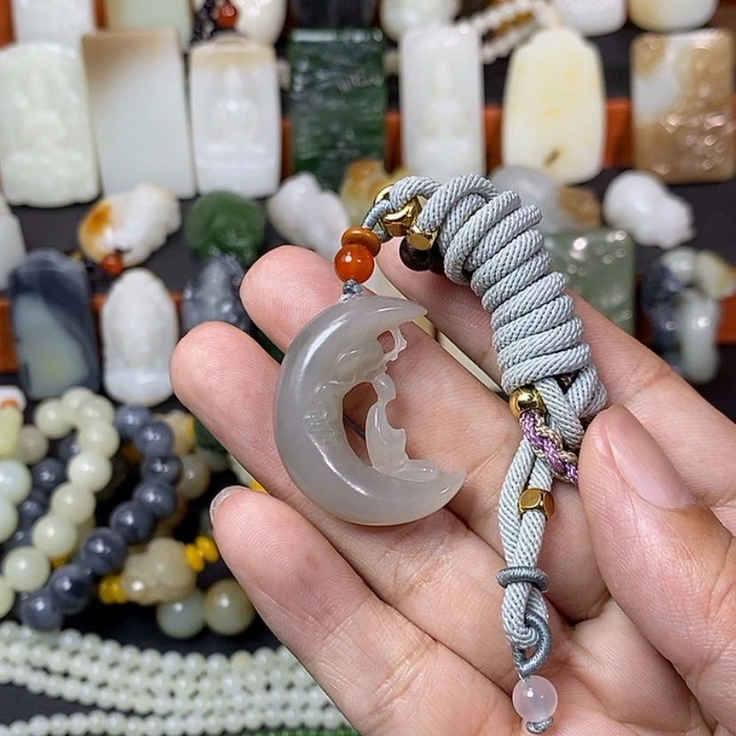 【闪购商品】颈饰未镶嵌和田玉