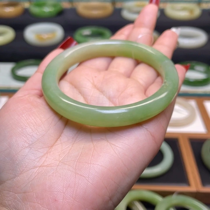 和田玉手镯未镶嵌58