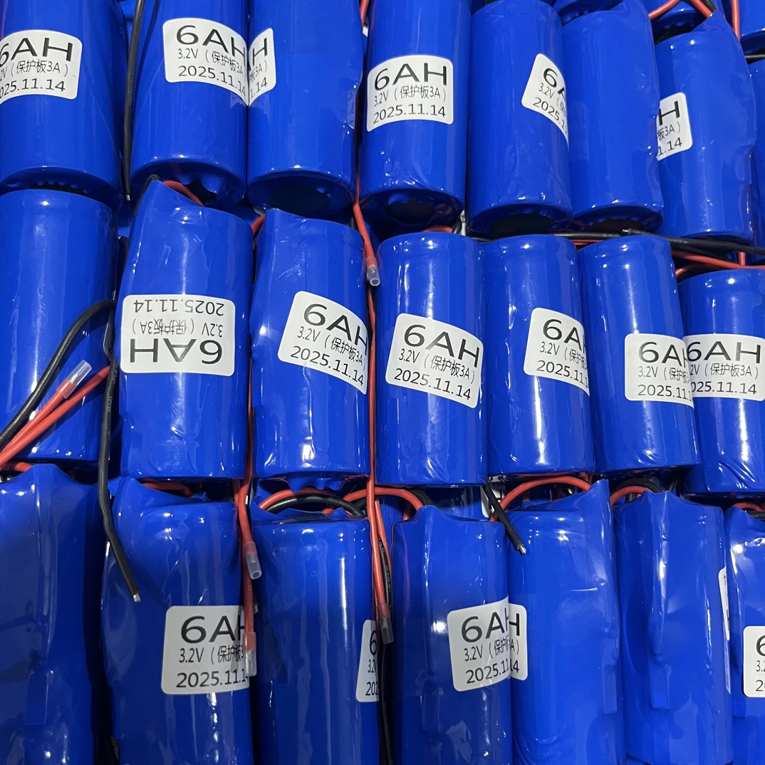 【发2个6A蓝皮】太阳能电池组件3.2V铁锂6A带3A保护板