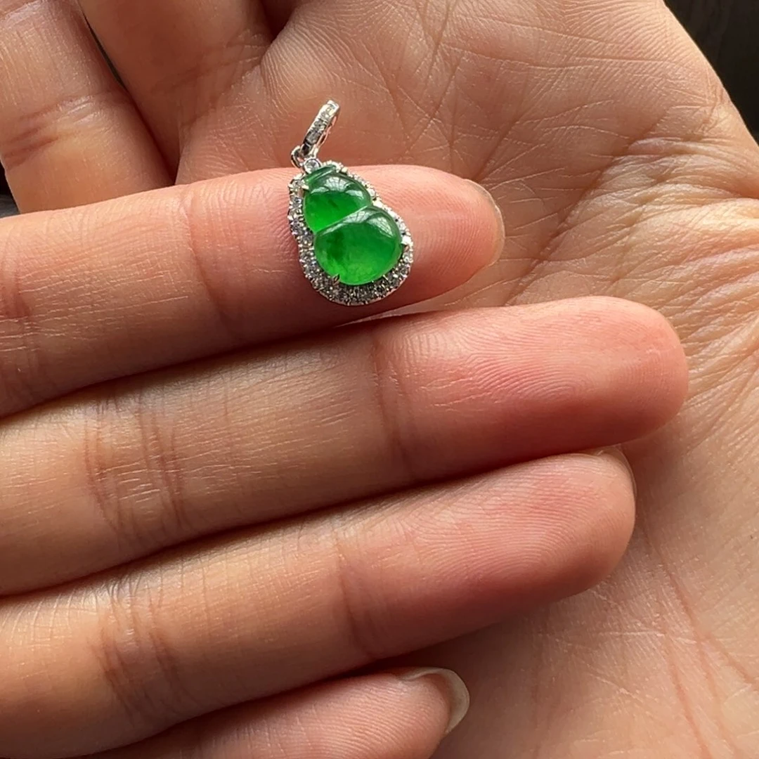 翡翠颈饰18K金镶嵌翡翠