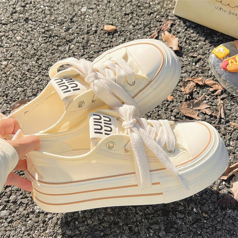 帆布鞋女2025新款爆款夏季透气百搭小白鞋休闲板鞋小众原创设计感