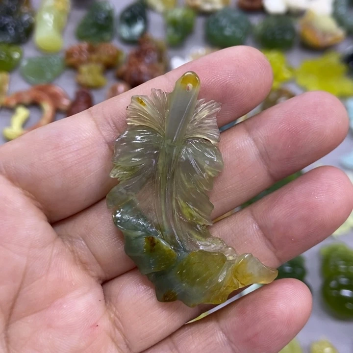 未镶嵌蛇纹石玉挂件