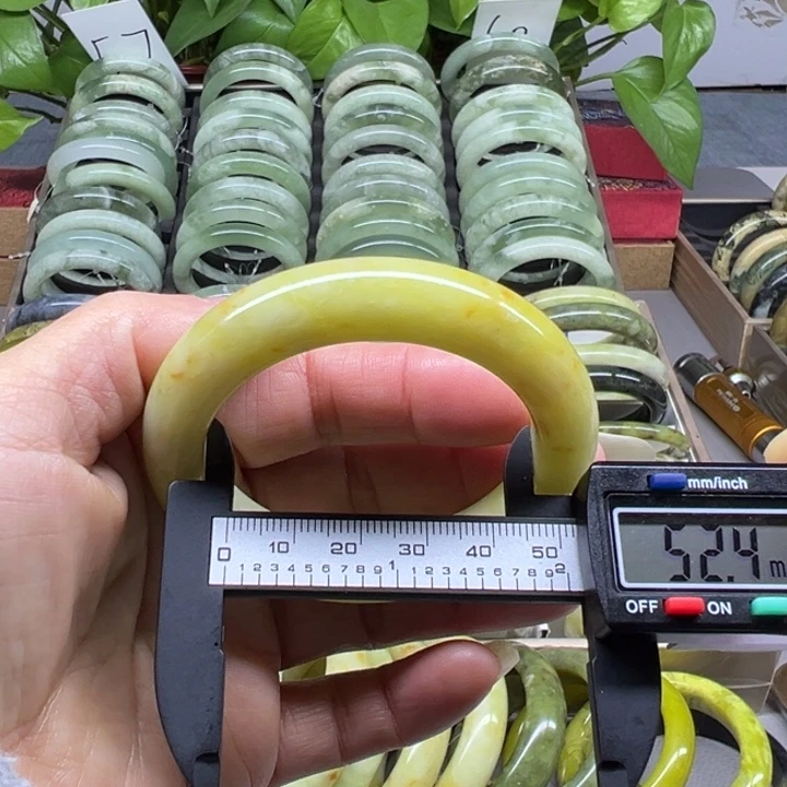 蛇纹石玉未镶嵌手镯51