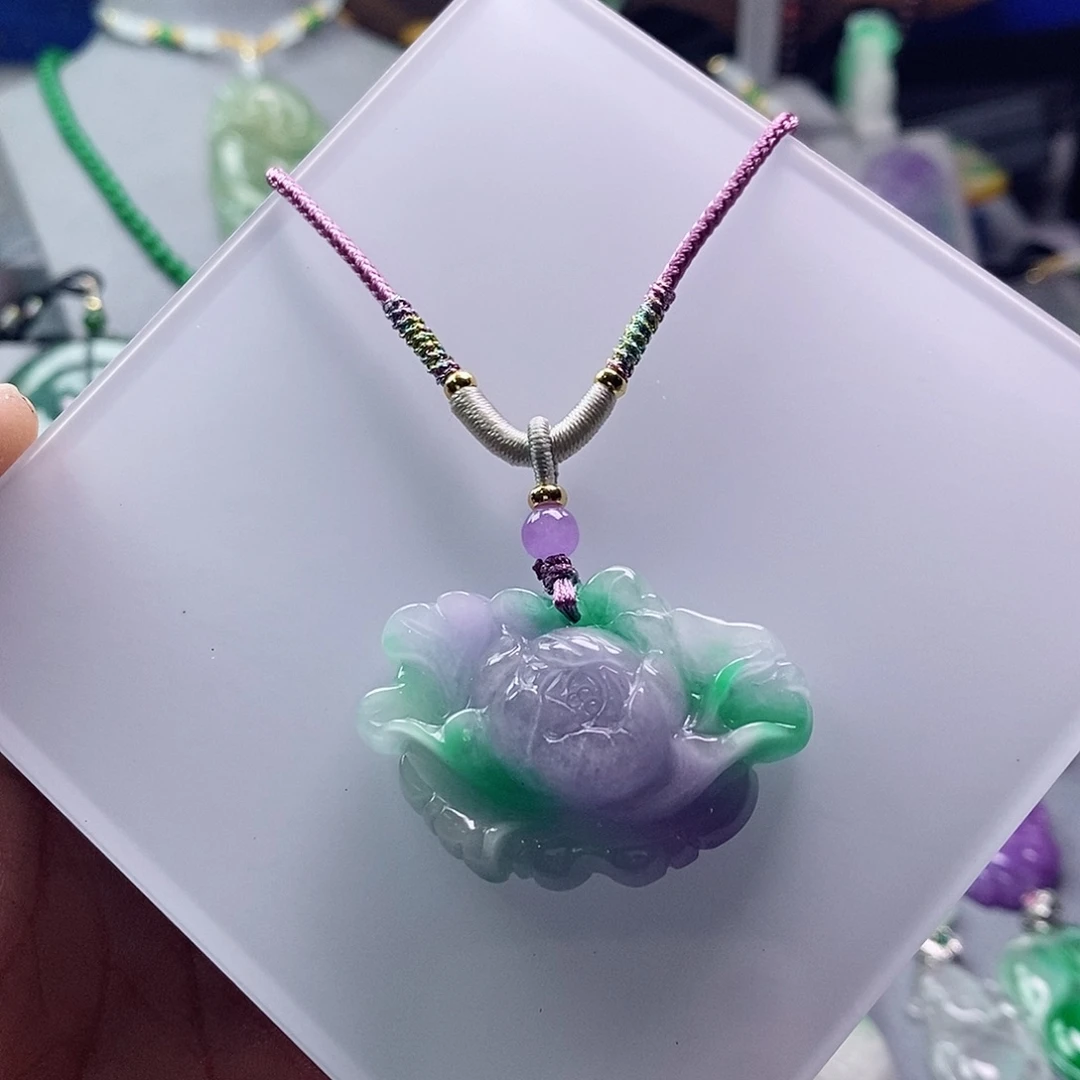 翡翠未镶嵌吊坠(赠链)