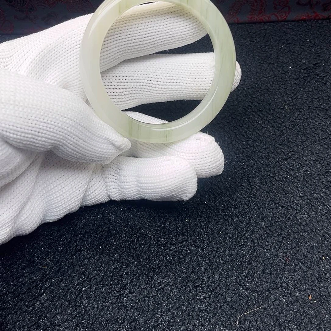 石英质玉未镶嵌手镯17