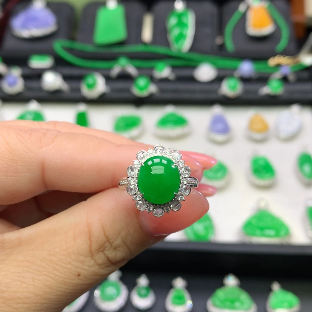 L***i翡翠18K金镶嵌吊坠(不含链)