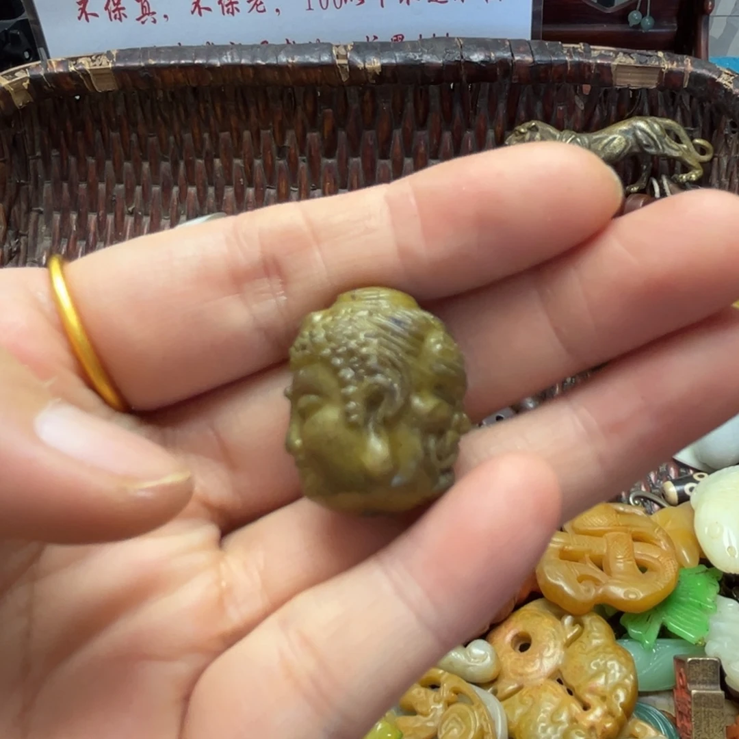 玩***事查罗石合金颈饰摆件一件一