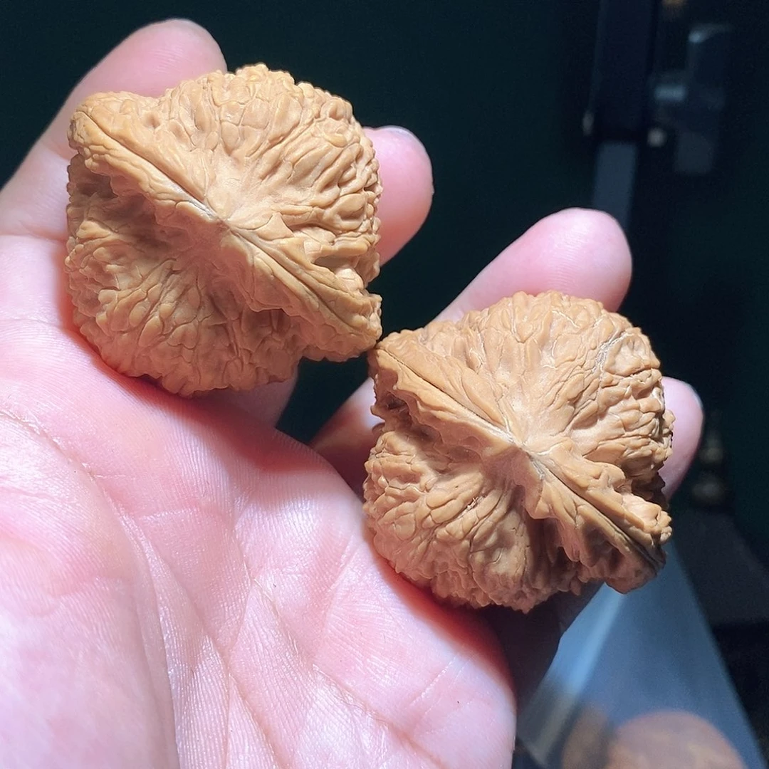 楼***鬼把件文玩核桃46粗筋南疆石全品