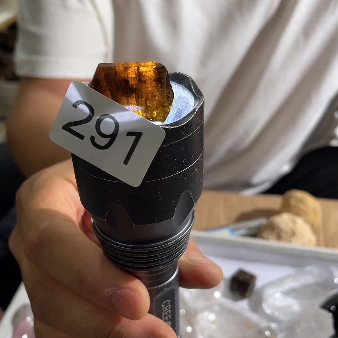 未镶嵌黑曜岩珠宝奇石