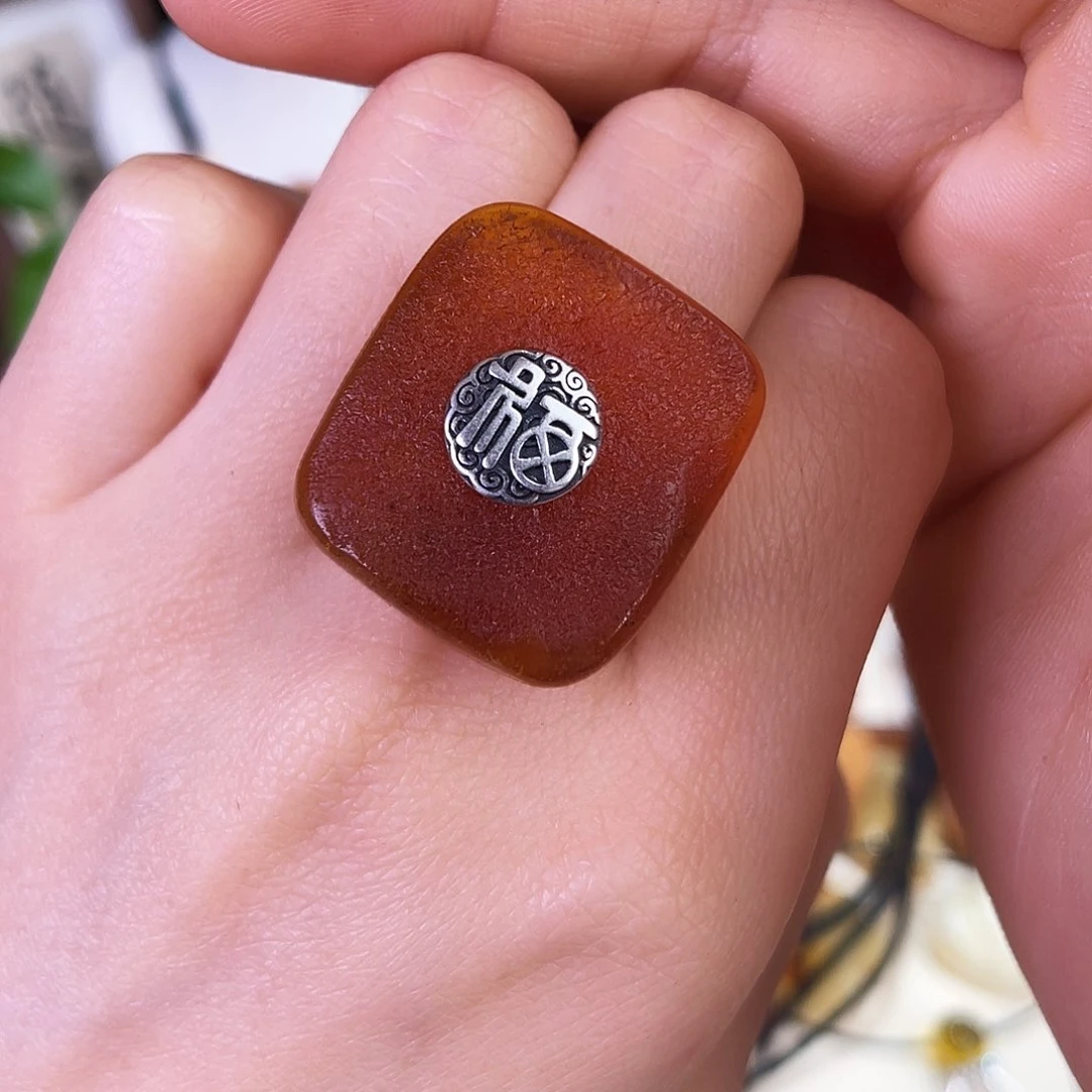 琥珀珠宝奇石未镶嵌，