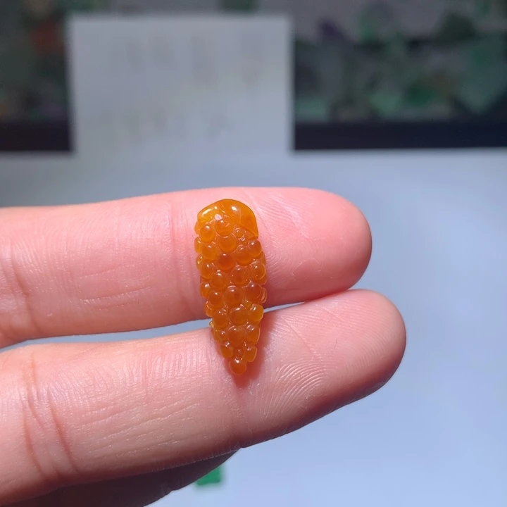 翡翠未镶嵌颈饰挂件