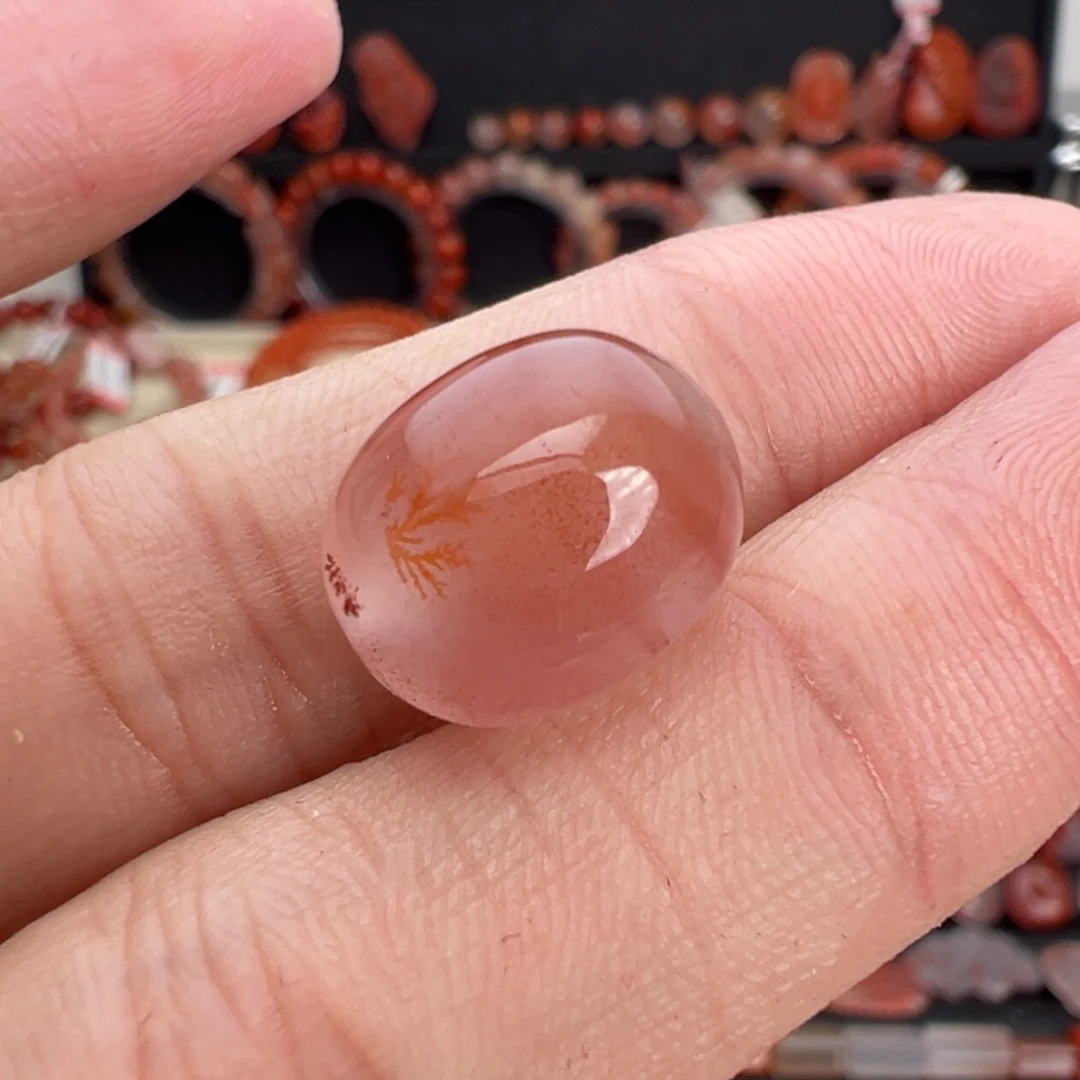 南红玛瑙钛钢颈饰草花枣珠