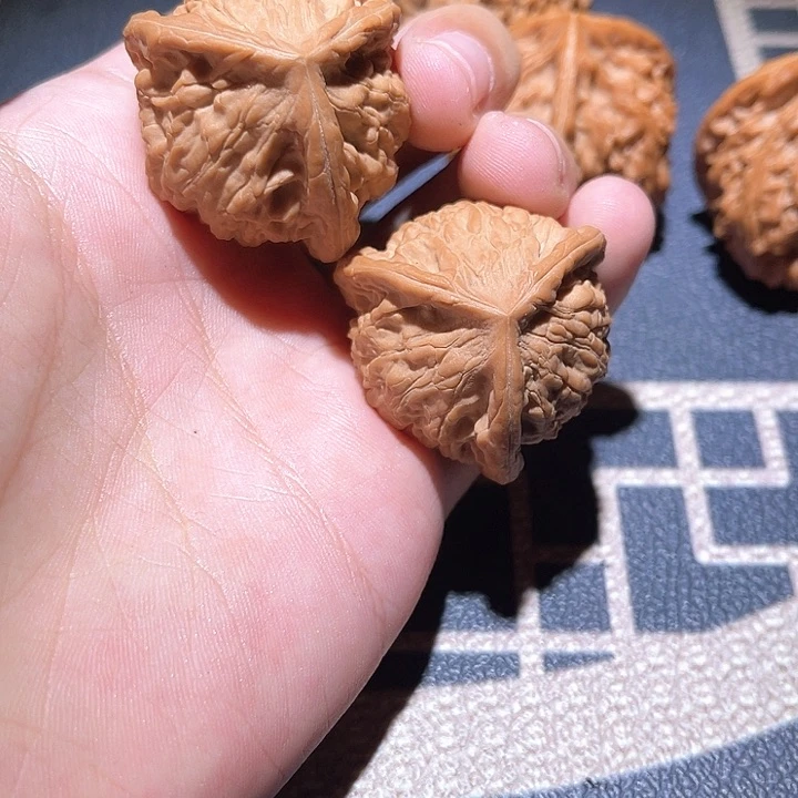 把件文玩核桃W**丶唐三角