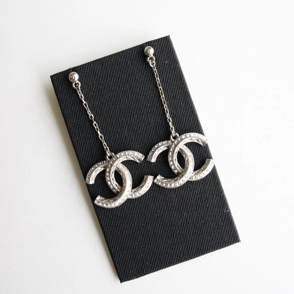 Chanel 闪钻银底双C吊坠耳钉
