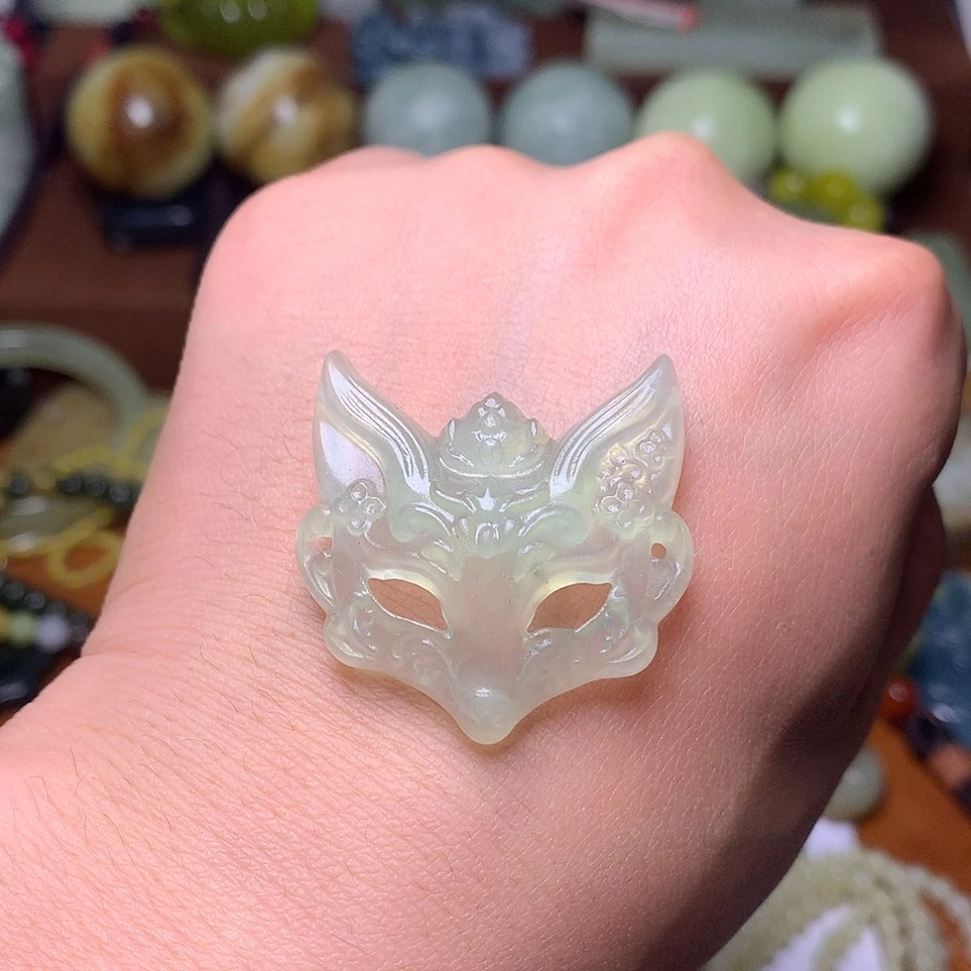 未镶嵌蛇纹石玉颈饰