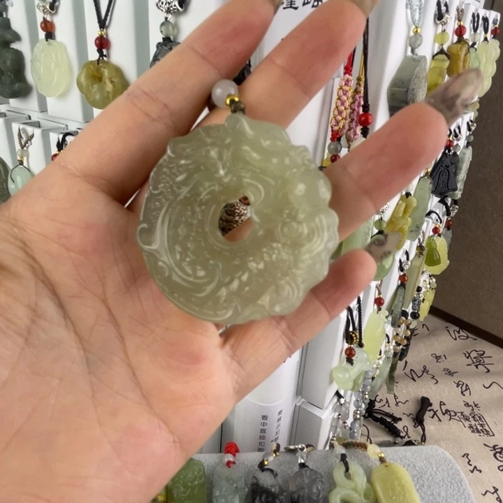 岫玉合金颈饰岫玉