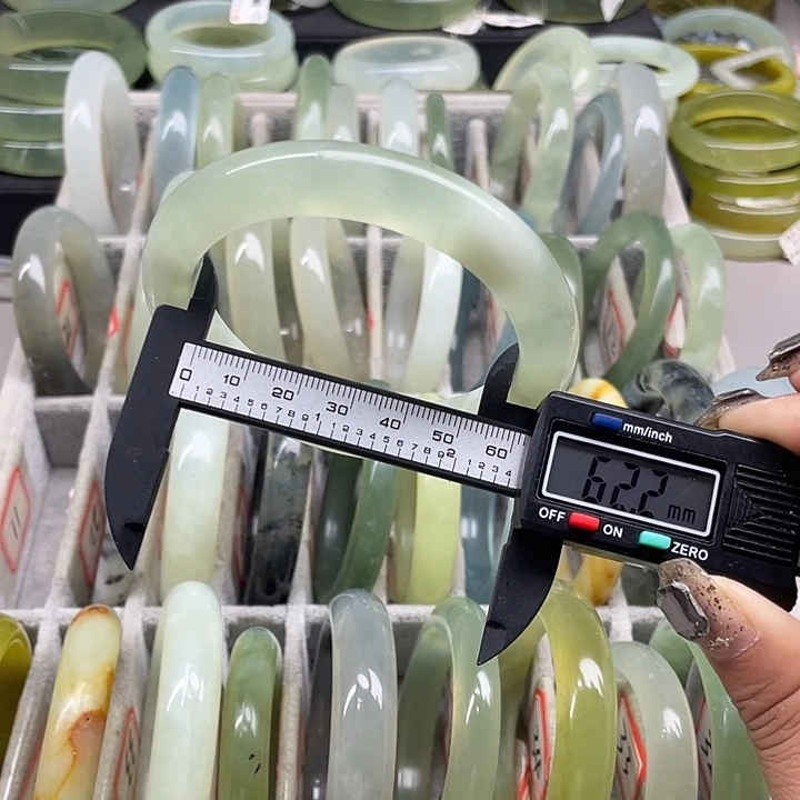 蛇纹石玉未镶嵌手镯30