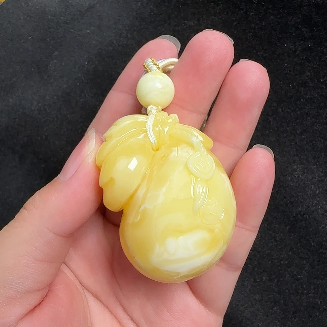 蜜蜡未镶嵌珠宝奇石