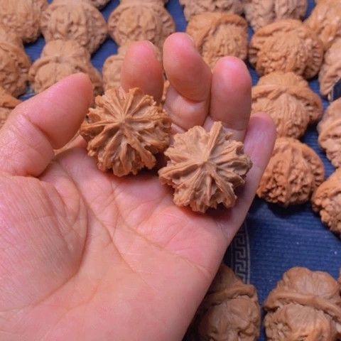 【闪购商品】吊坠文玩核桃A***E三棱36