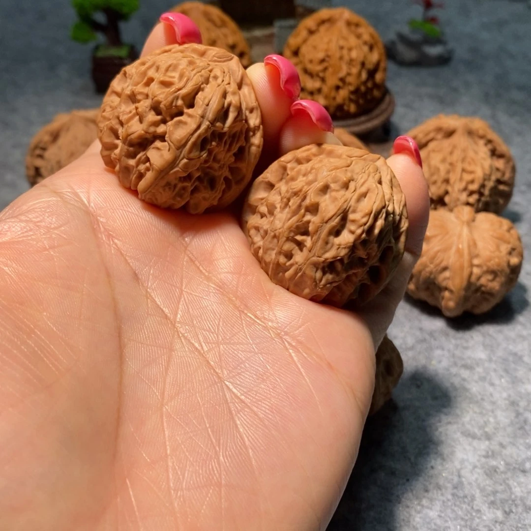 核桃把件全品36三角白