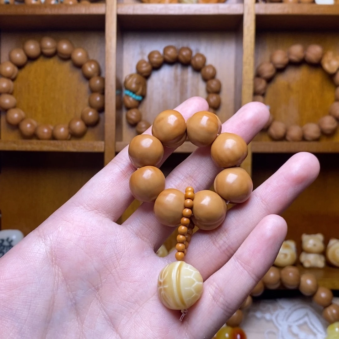 猴头核桃把件屁桃