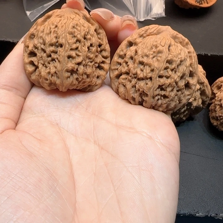 温****文玩核桃吊坠南疆石40.5