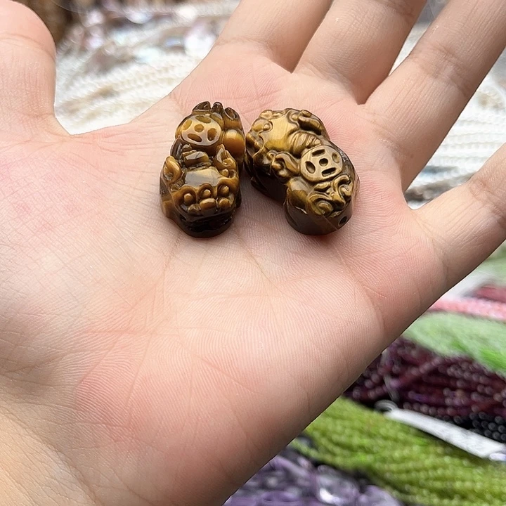 未镶嵌玛瑙/玉髓珠宝半成品一个黄虎眼石貔貅