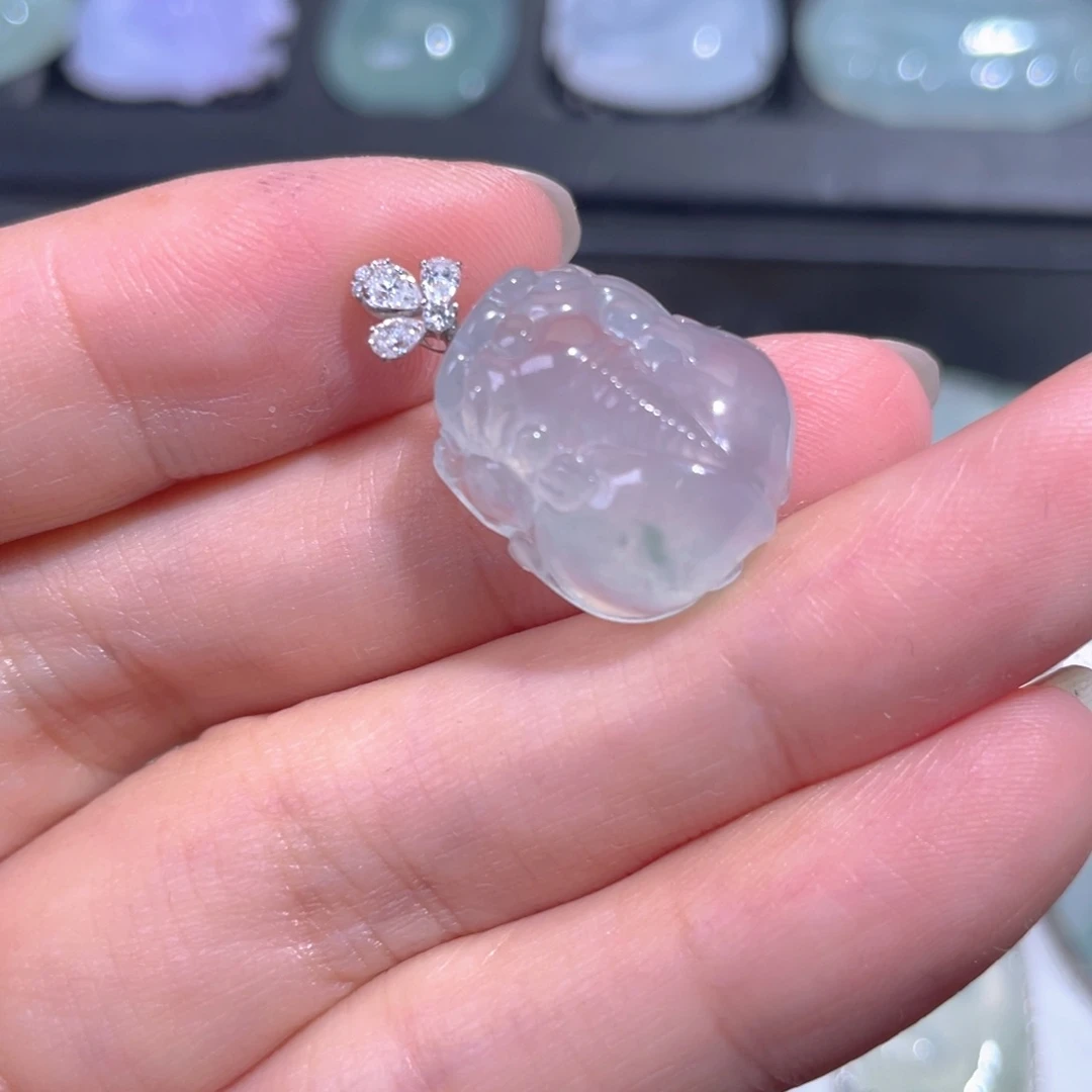 颈饰18K金镶嵌翡翠翡翠