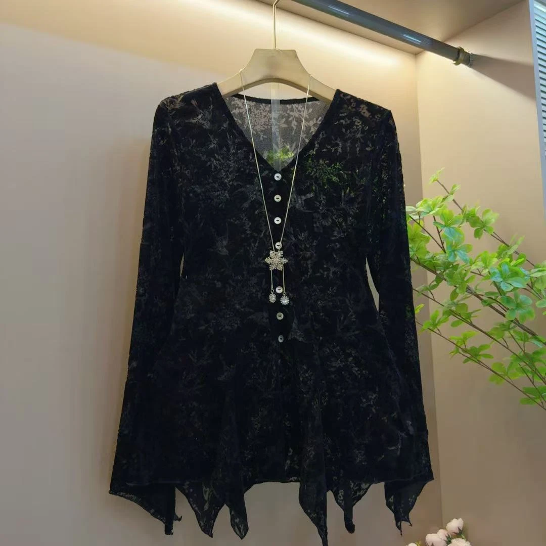 2025年新款洋气时尚新款V领不规则镂空减龄气质显瘦上衣