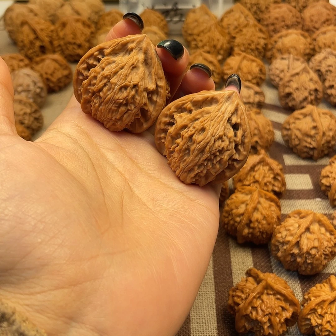 河***！文玩核桃吊坠文山三棱