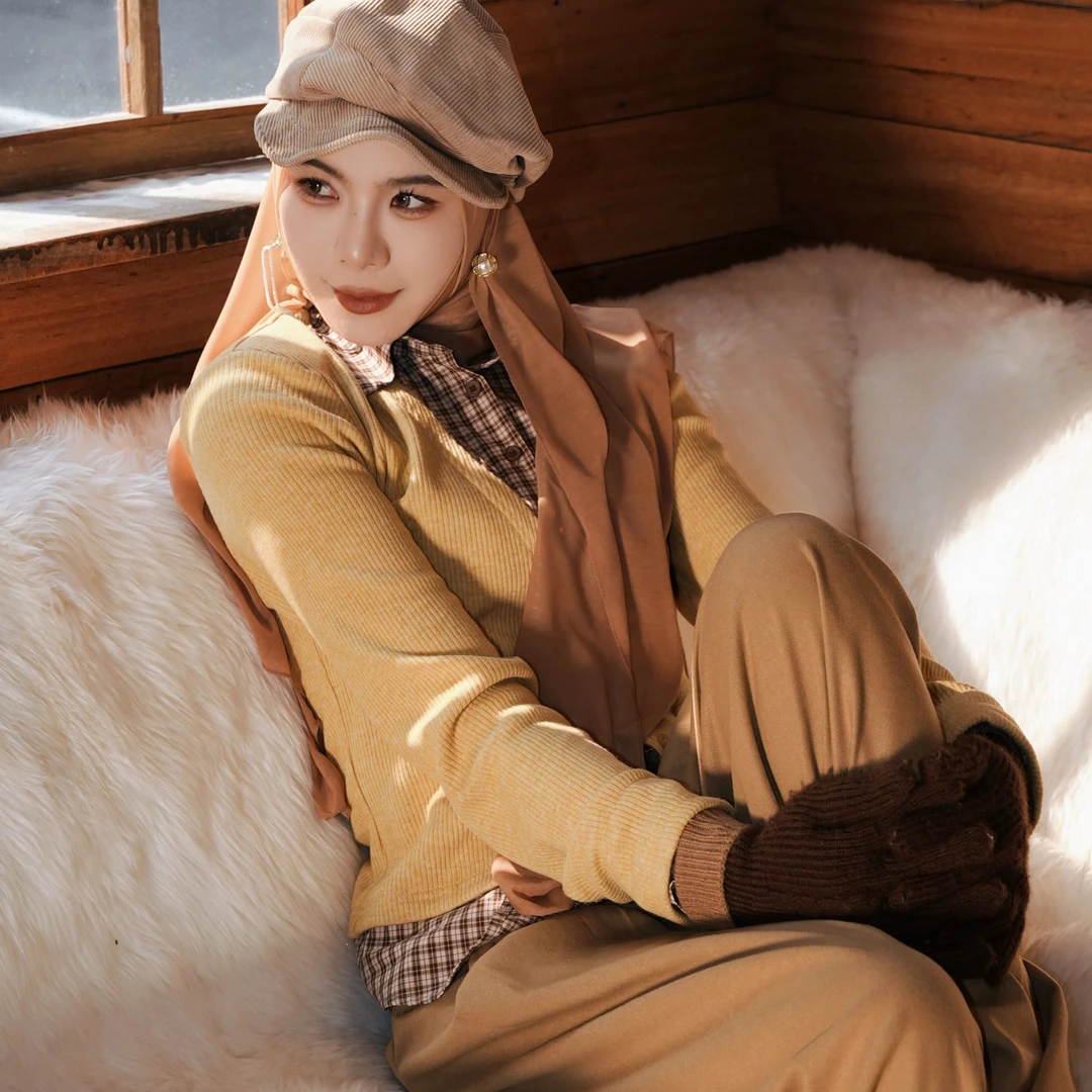 乙丝玛假两件miu系拼接针织衫