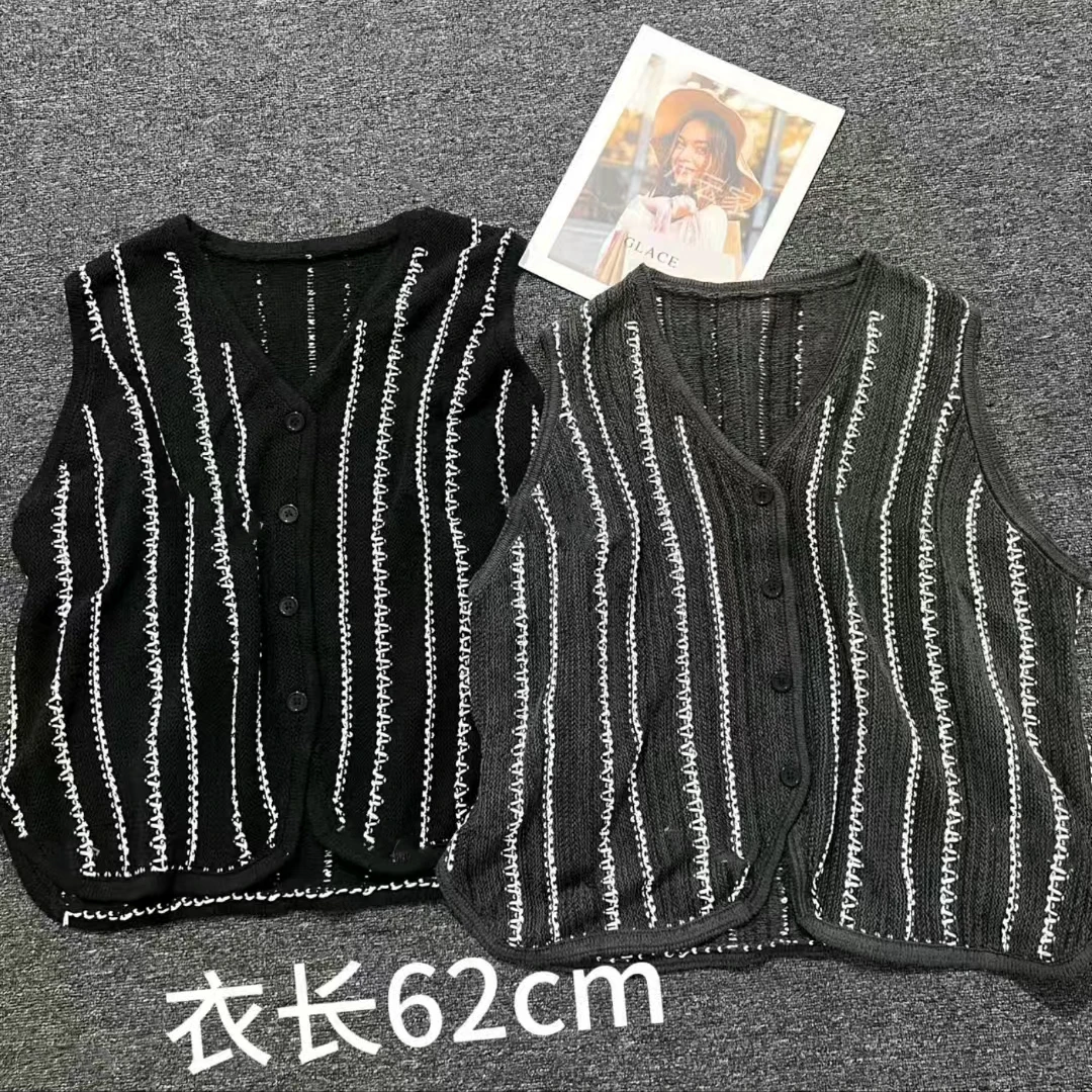 时尚新款老钱风百搭针织条纹显瘦马甲排扣
