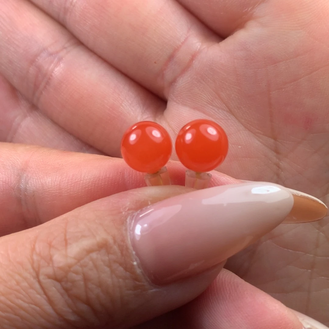 18K金镶嵌耳钉南红玛瑙