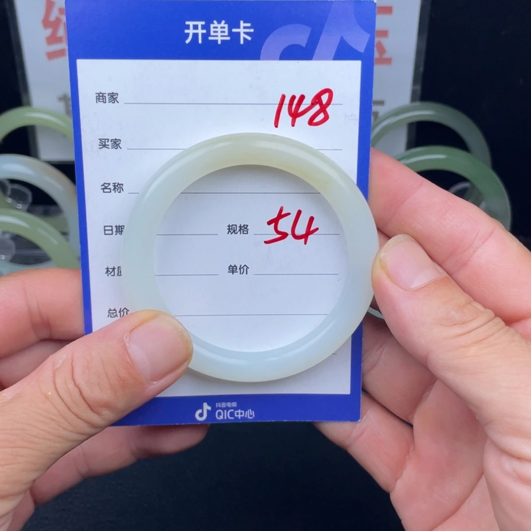 和田玉手镯未镶嵌m****o148