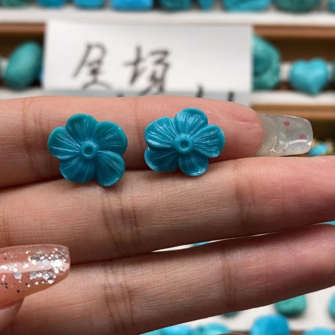 圆****未镶嵌绿松石颈饰