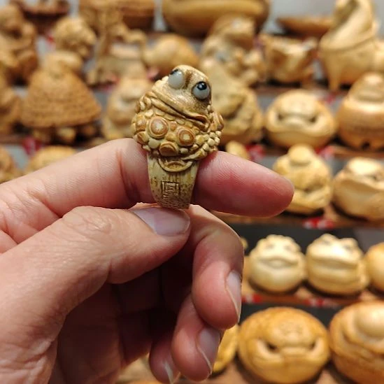 绝***开竹竹根雕三足金蟾戒指