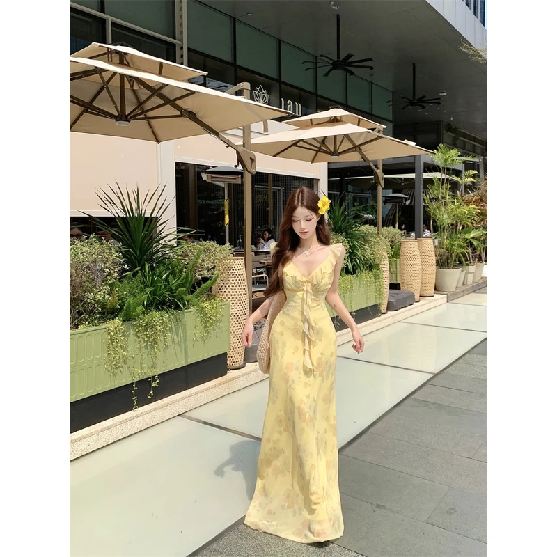 软糯奶油~法式甜美V领荷叶边A字连衣裙女夏修身显瘦吊带气质长裙