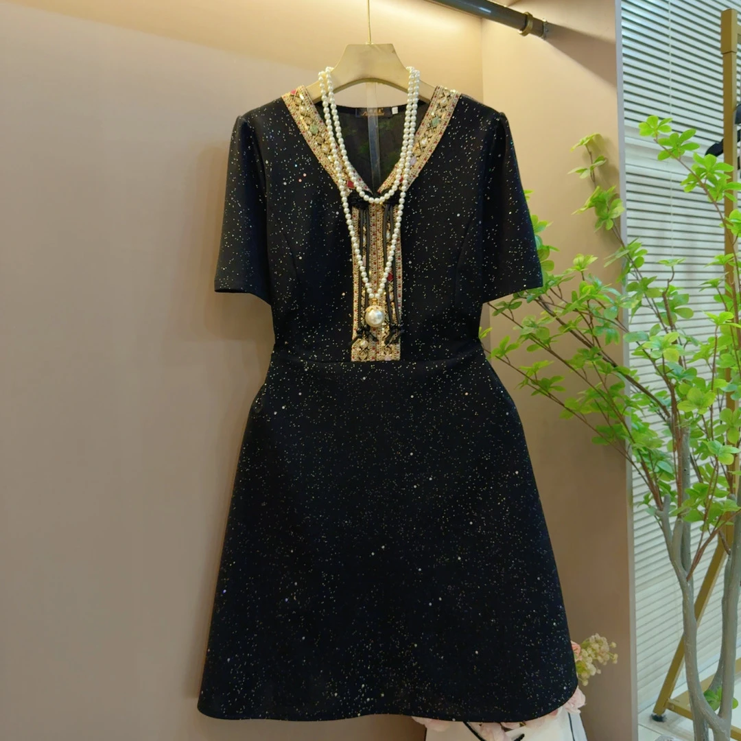 2025年夏季中长款气质时尚收腰显瘦减龄洋气连衣裙（长95左右）