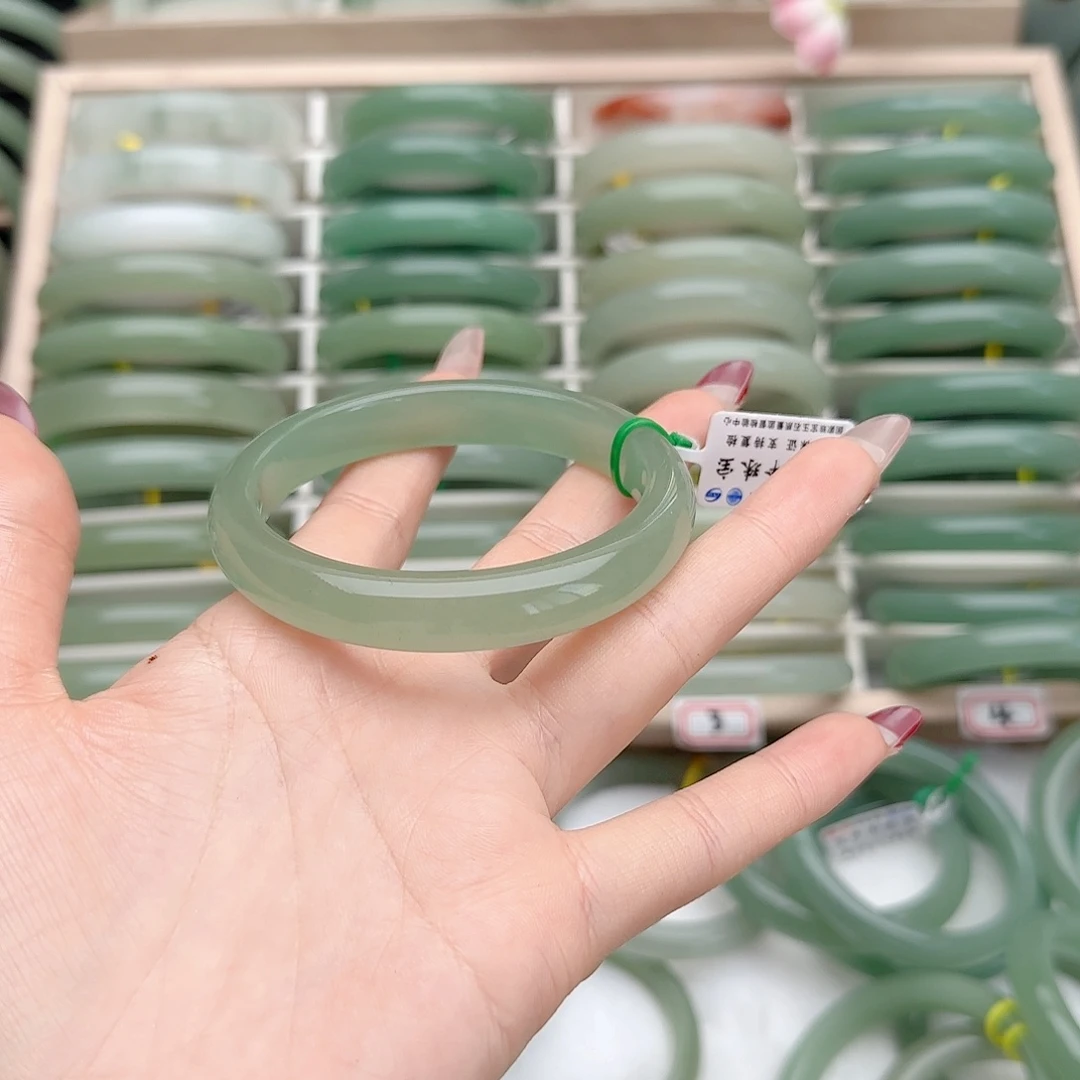 石英质玉手镯未镶嵌59