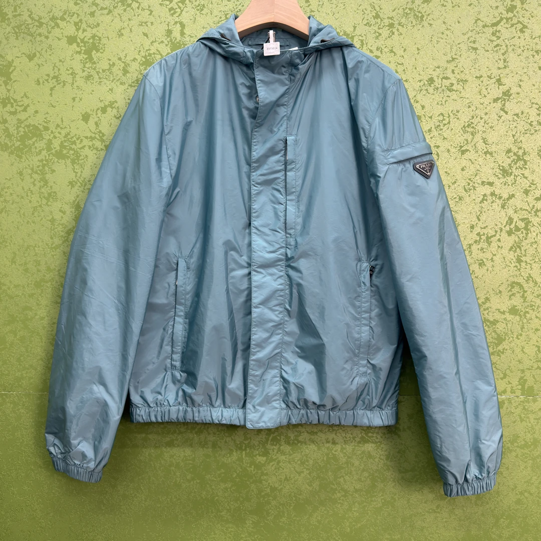 未使用 Prada/普拉达 连帽暗扣蒂芙尼色夹克外套/46/工价16800