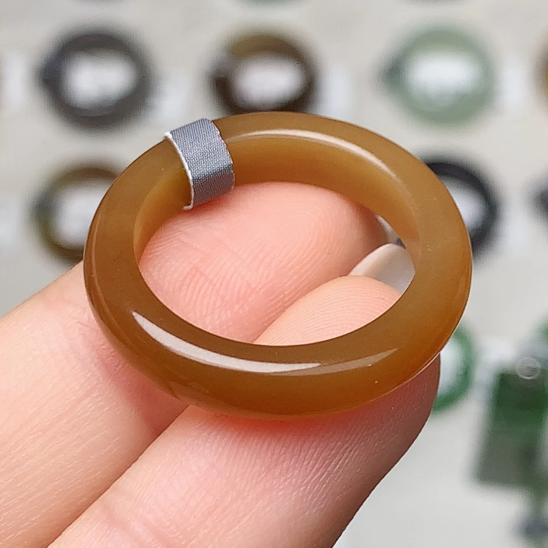 未镶嵌戒指和田玉